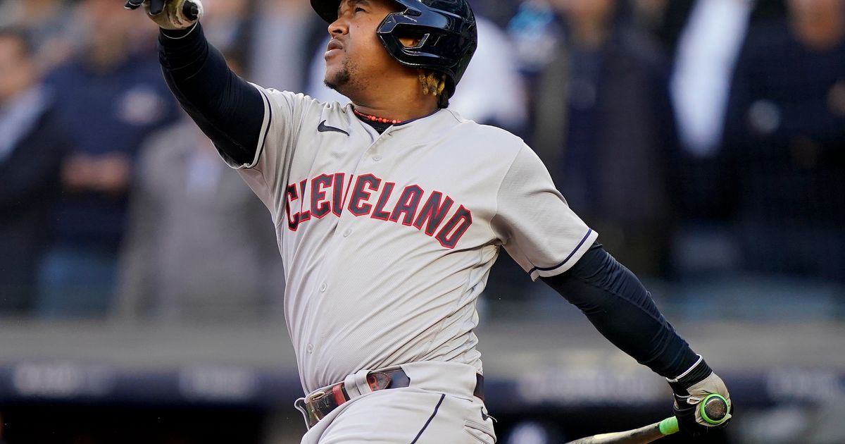 Guardians star Ramírez has thumb injury, surgery scheduled