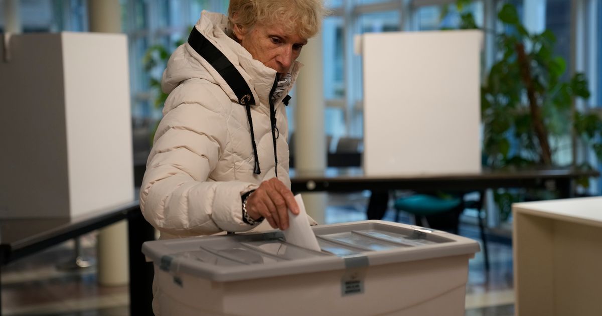 Slovenia votes for president, could elect first woman 1 Slovenia votes for president, could elect first woman