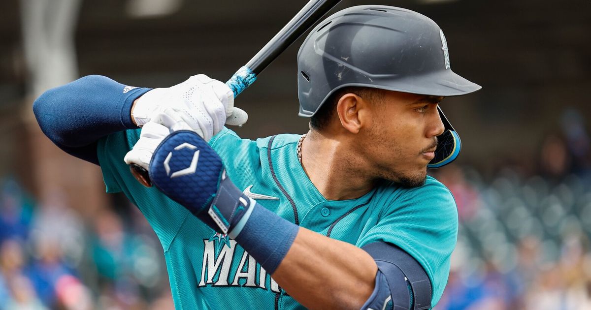 Mariners batter former prospect and Reds for 17 runs 1 Mariners batter former prospect and Reds for 17 runs