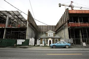 From Car to Crockpot: the Ferndale woman who lives in a Seahawks house 