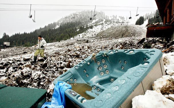 Crews clean up after avalanche | The Seattle Times
