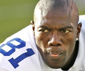 NFL, Terrell Owens signs 1-year deal with Buffalo
