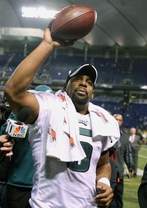 Philadelphia Eagles trade Donovan McNabb to Washington Redskins