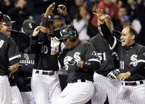 Jones homer in ninth gives White Sox 7-6 win