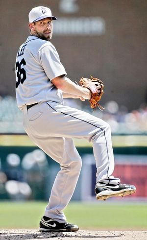 Cliff Lee throws another masterpiece in Mariners' 8-1 victory