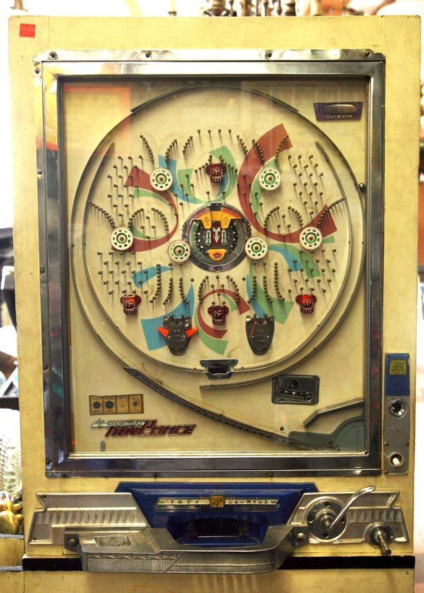 12inchLP／LedZeppelinOsaka,Japan9.29.1971 Pachinko game recalls good ol' days of Japanese pinball