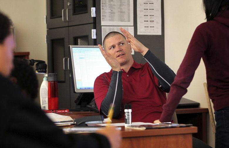 FOX 13 Seattle - Former Seahawks quarterback Jon Kitna has been teaching at  a Tacoma High School for the past few years. This week, he got the call to  play football again