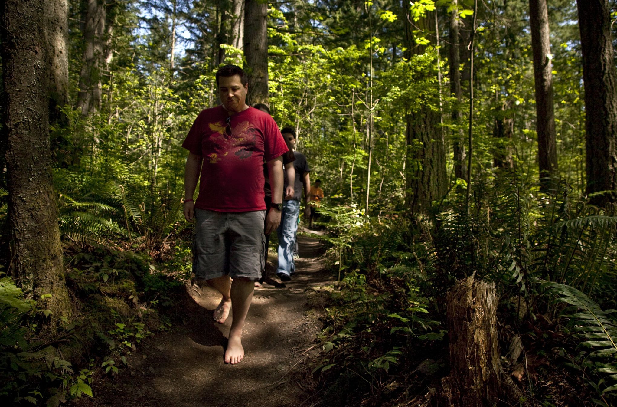 Barefoot hikers get a toehold on the outdoors