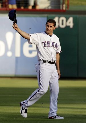 Philadelphia Phillies get Michael Young in trade with Texas