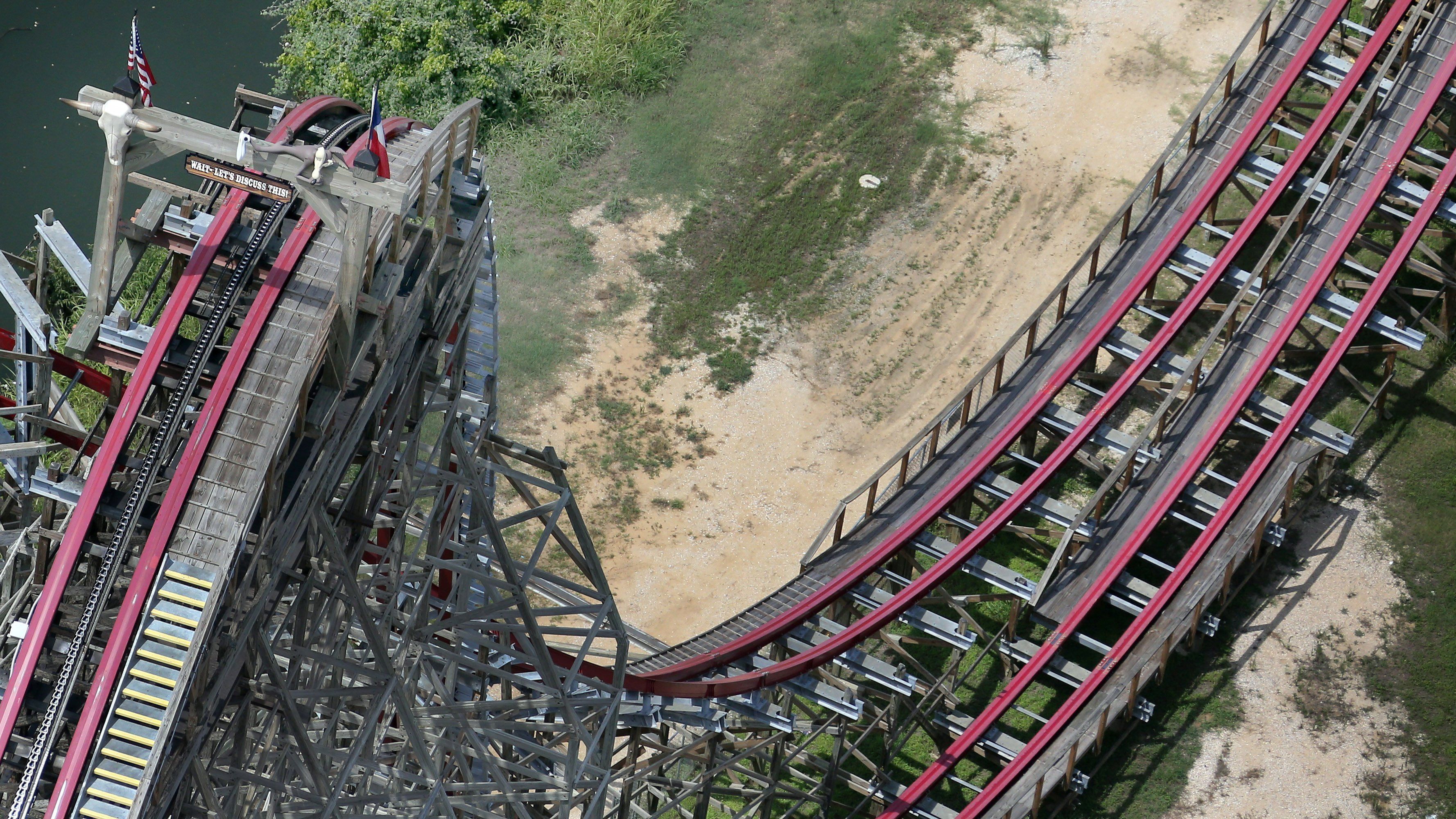 Six Flags investigating roller coaster death The Seattle Times