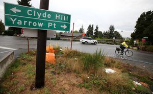 Some Yarrow Point residents oppose state plans for a roundabout at 92nd Avenue Northeast, near the Highway 520 expansion. 