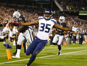 Carr's 3 TDs lead Raiders past Seahawks 41-31