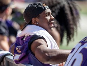 Cornerback Jermaine Kelly was on crutches Saturday after breaking a bone in his ankle.