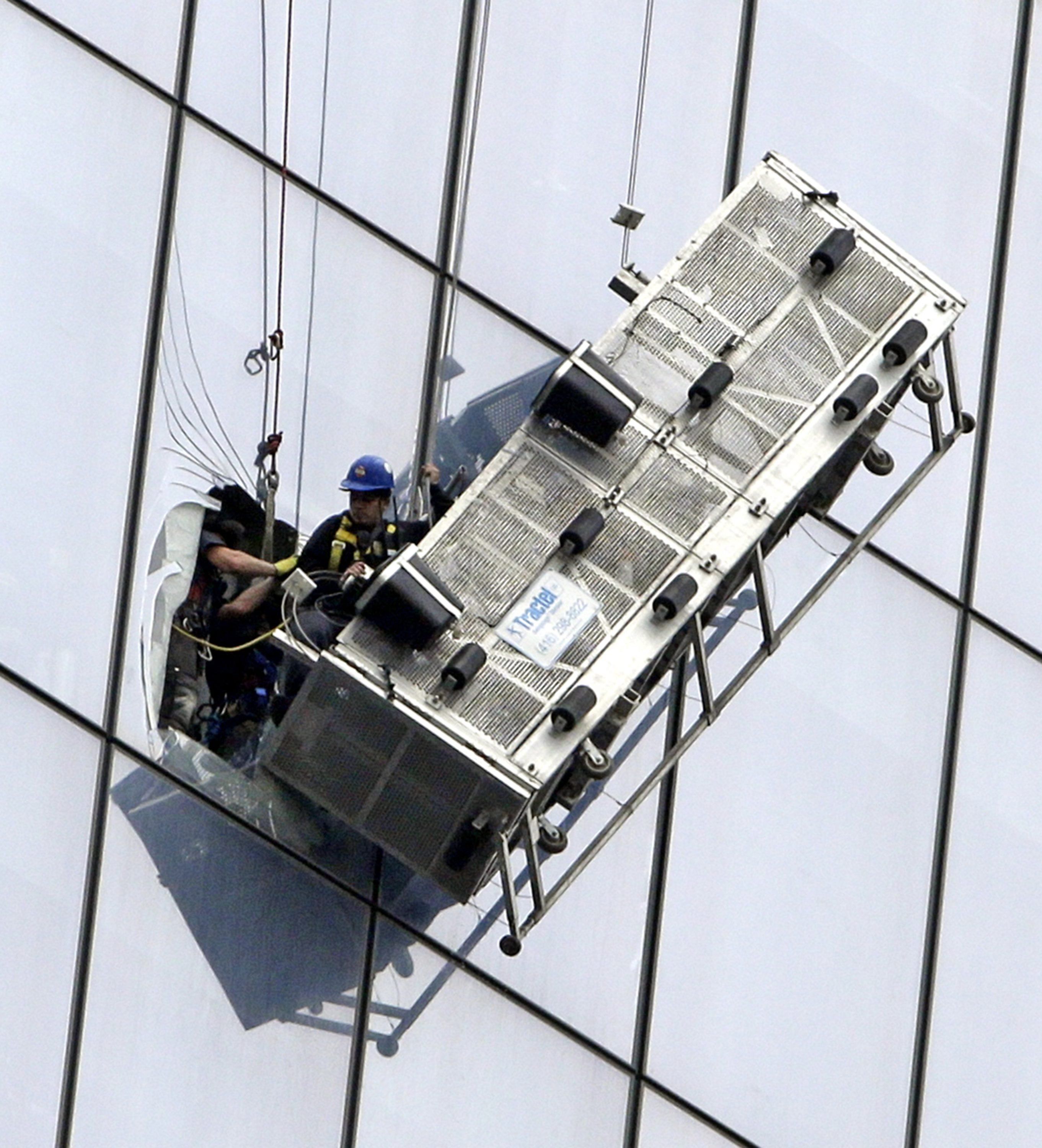 Rescued window washers plan news conference | The Seattle Times
