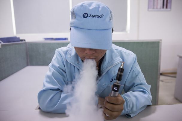 China s e cigarette boom lacks safety oversight The Seattle Times