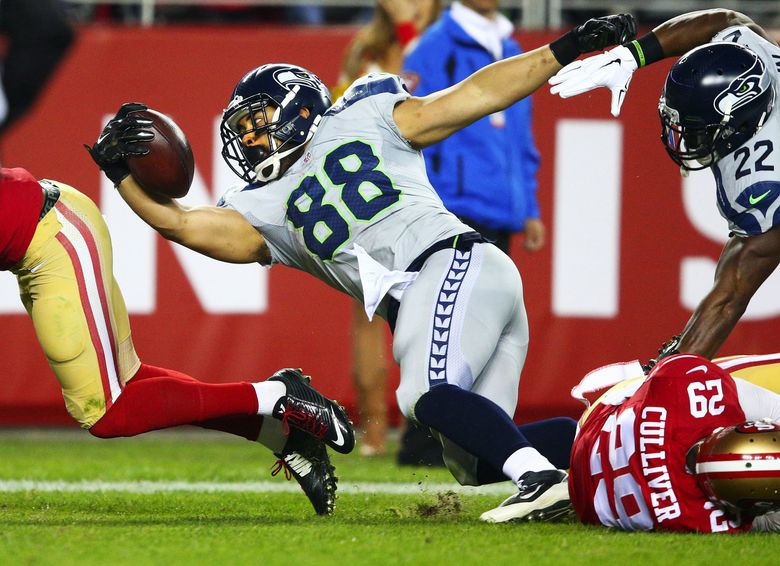 Seahawks tight end Tony Moeaki catching on