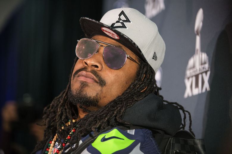 Seahawks' Marshawn Lynch again fulfills media obligation in his