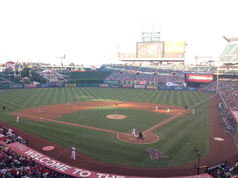 Angels rough up Mariners and Felix Hernandez 8-0