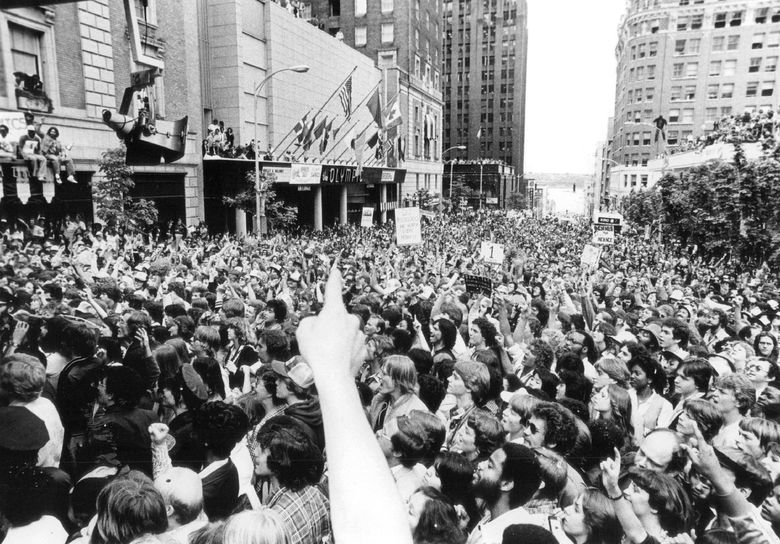 Seahawks' Seattle victory parade draws close to 1 million