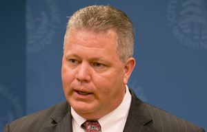 BELLPOLICE 022615
Bellevue Police Chief Finalist Stephen Mylett CQ, chief of the Southlake Texas Police, talks with the media at Bellevue City Hall Thursday, Feb. 26, 2015.
145286
