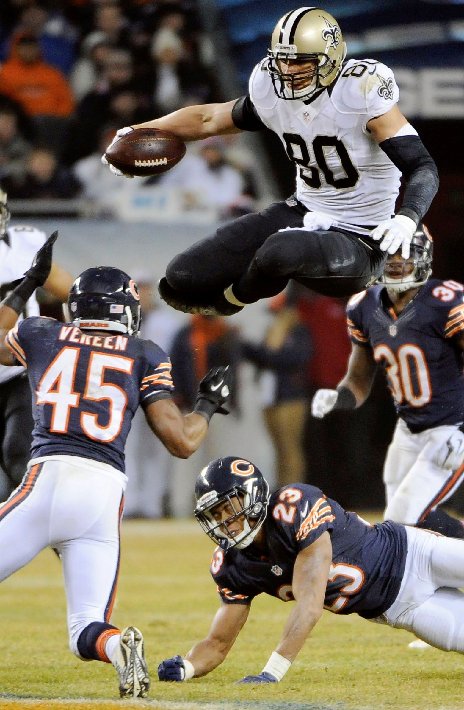 Seattle Seahawks tight end Jimmy Graham (88) brushes off a tackle