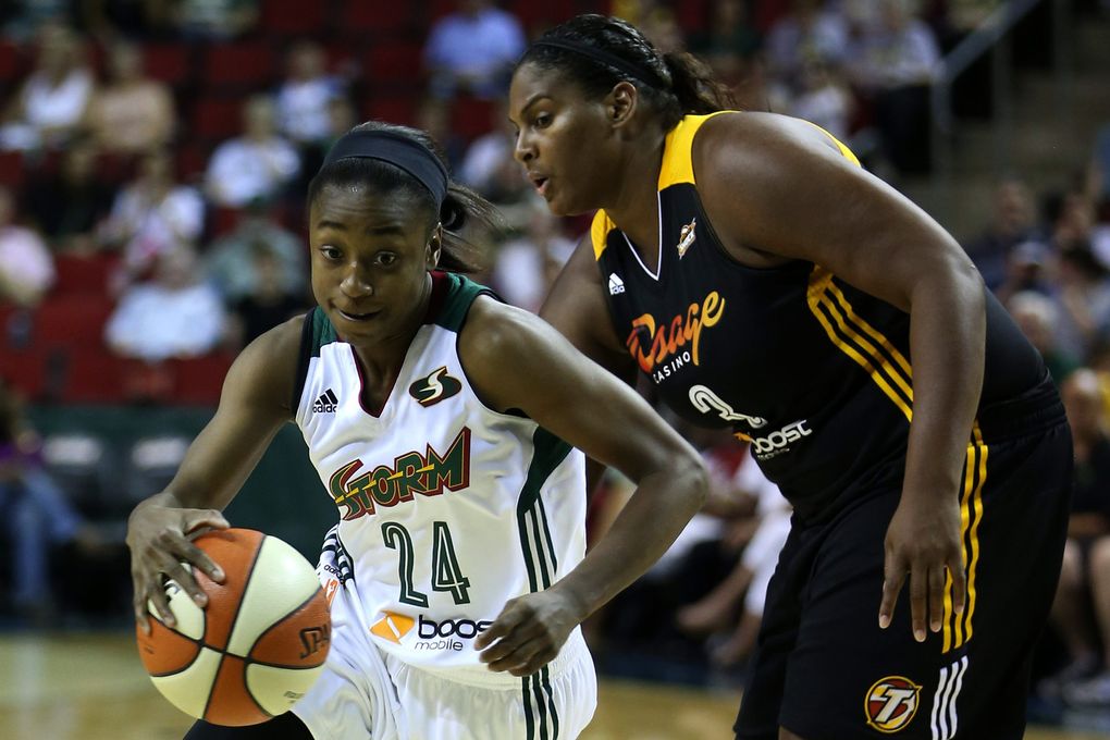 Seattle’s Jewell Lloyd drives to the basket during the first half of the Seattle Storm versus Tulsa Shock game at KeyArena. (Erika Schultz / The Seattle Times)
