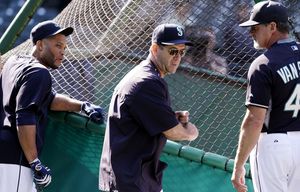 Edgar Martinez stepping down as the Mariners' hitting coach