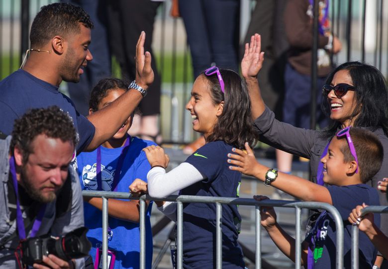 Alaska Airlines - Alaska Airlines & Russell Wilson Strong Against Cancer  Plane Pull