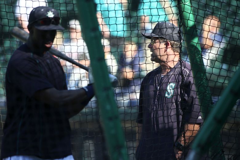 Edgar Martinez stepping down as the Mariners' hitting coach