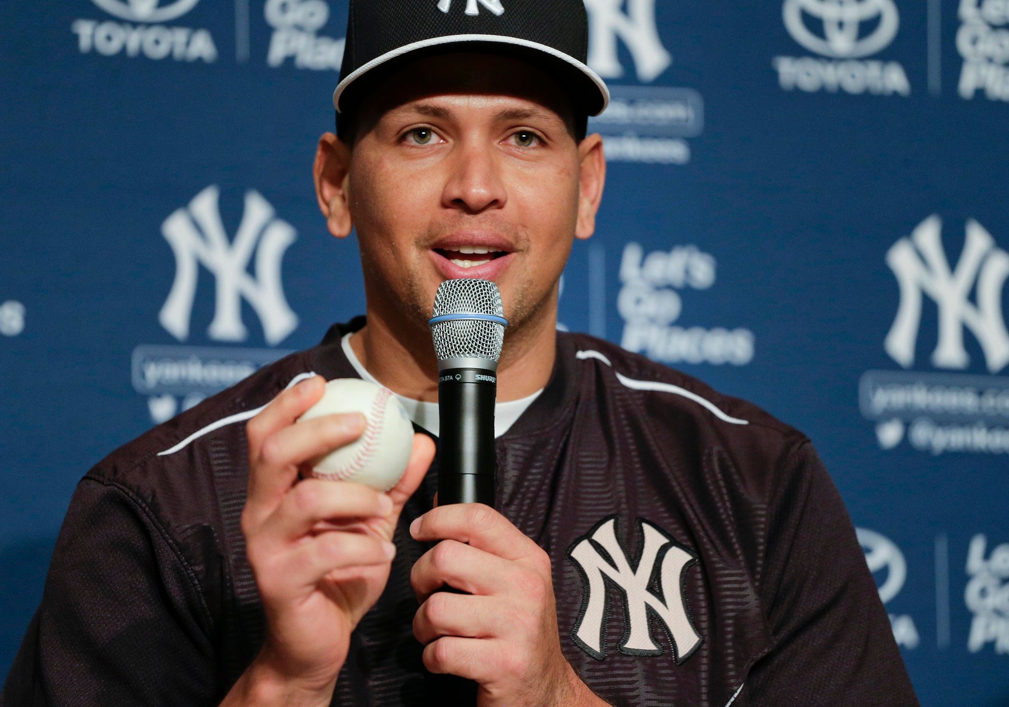 Yankees' Alex Rodriguez gets 3,000th hit of his career