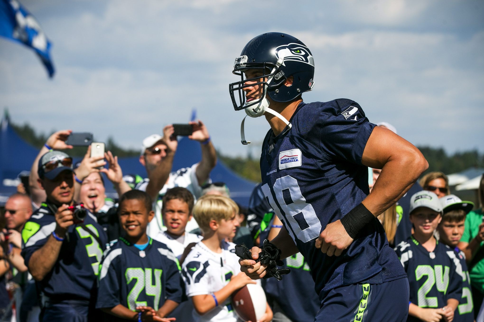 Seattle Seahawks linebacker Bruce Irvin stands on the field during NFL  football training camp, Friday, Aug. 14, 2020, in Renton, Wash. (AP  Photo/Ted S. Warren Stock Photo - Alamy