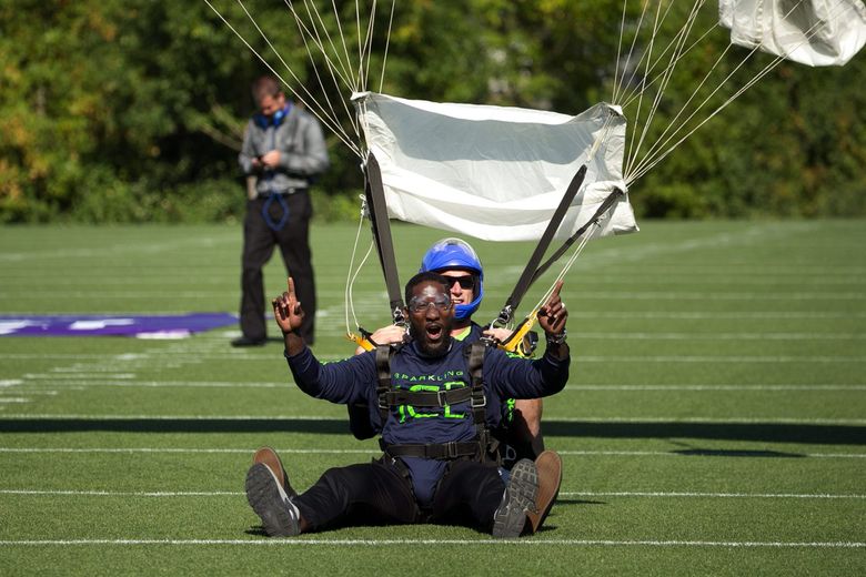 Marcus Trufant sky dives into Seahawks camp