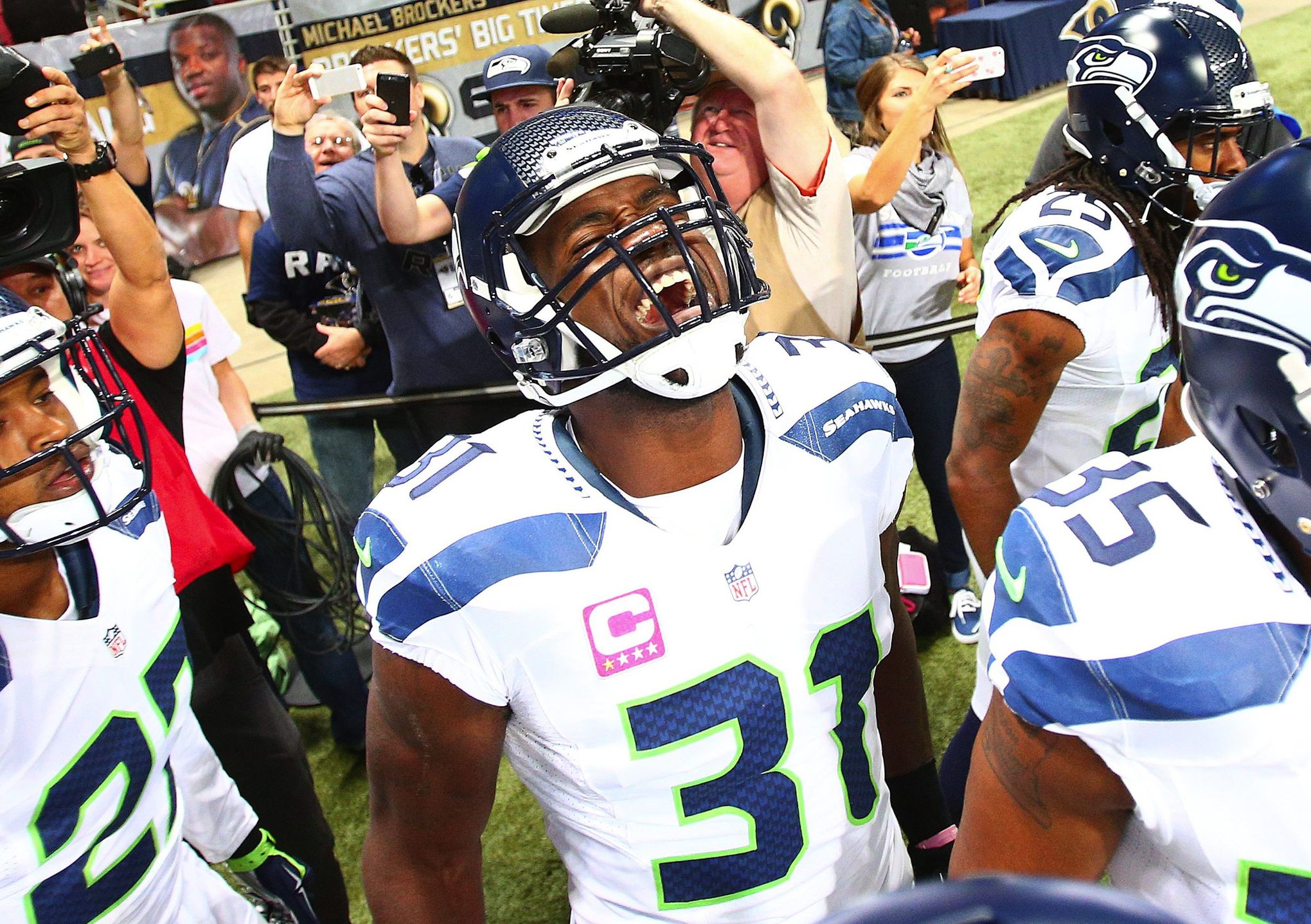 Larry Stone: Seahawks might have done the improbable and avoided rebuilding, National Sports