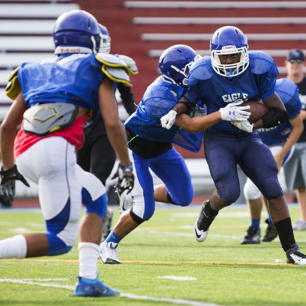 Photo Gallery: Federal Way School football practice | The Seattle Times