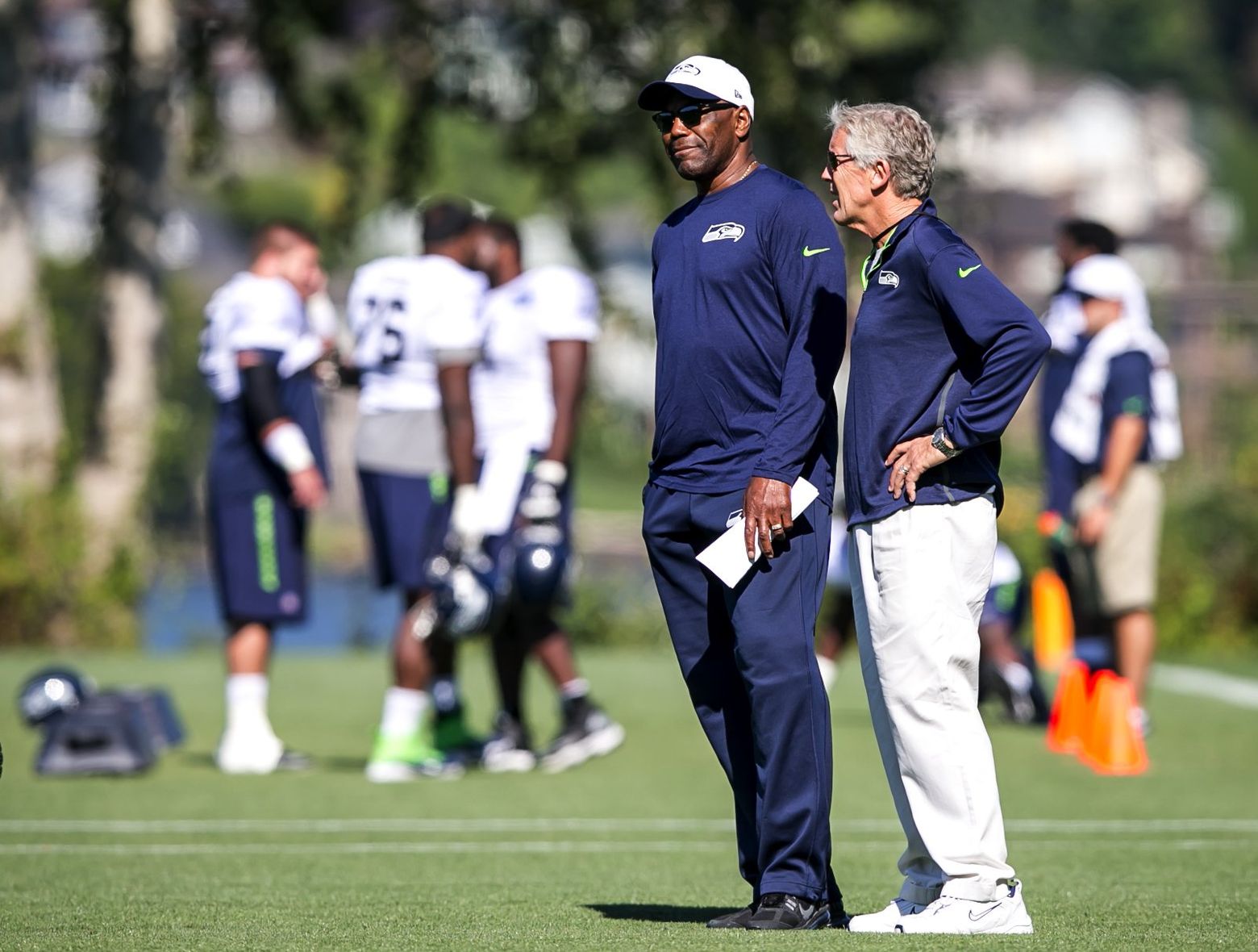 Seattle Seahawks - Assistant linebacker coach Lofa Tatupu