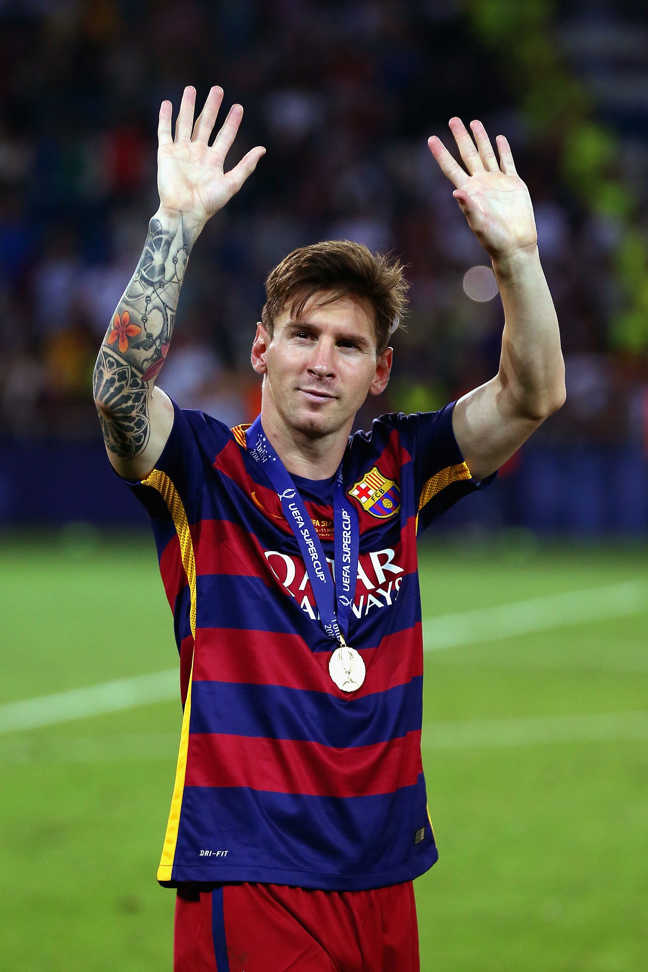 Lionel Messi helps Barcelona beat Sevilla 5-4 in UEFA Super Cup