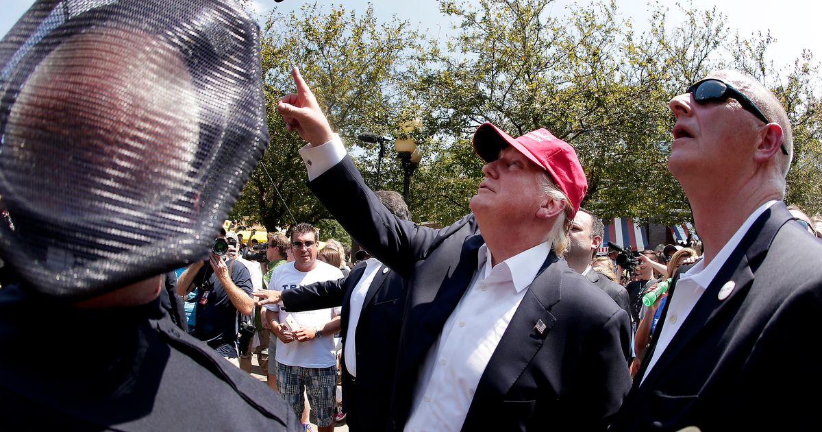 Front Runners Clinton Trump Descend On Iowa State Fair The Seattle Times