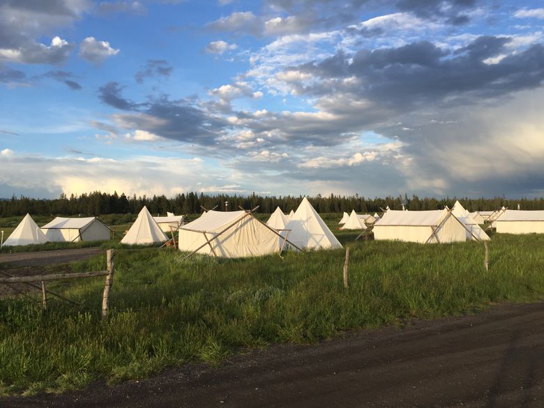 Slip schoenen Reiziger autobiografie Family 'glamping' by Yellowstone park | The Seattle Times