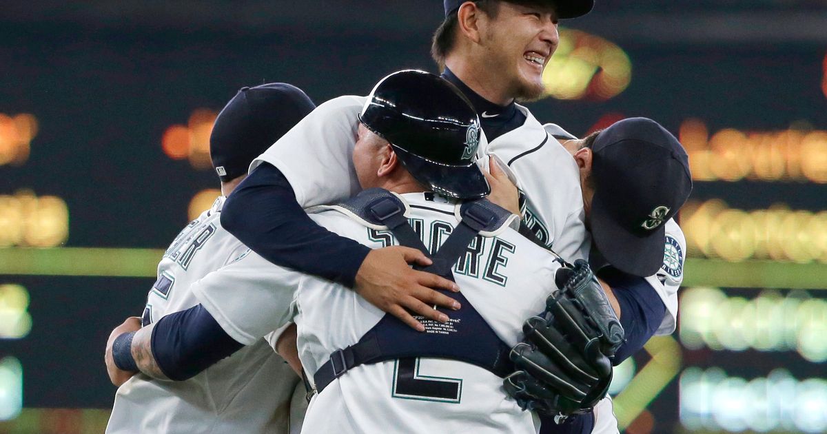 2019 Japan Opening Day Series - Game Used Jersey - Felix Hernandez