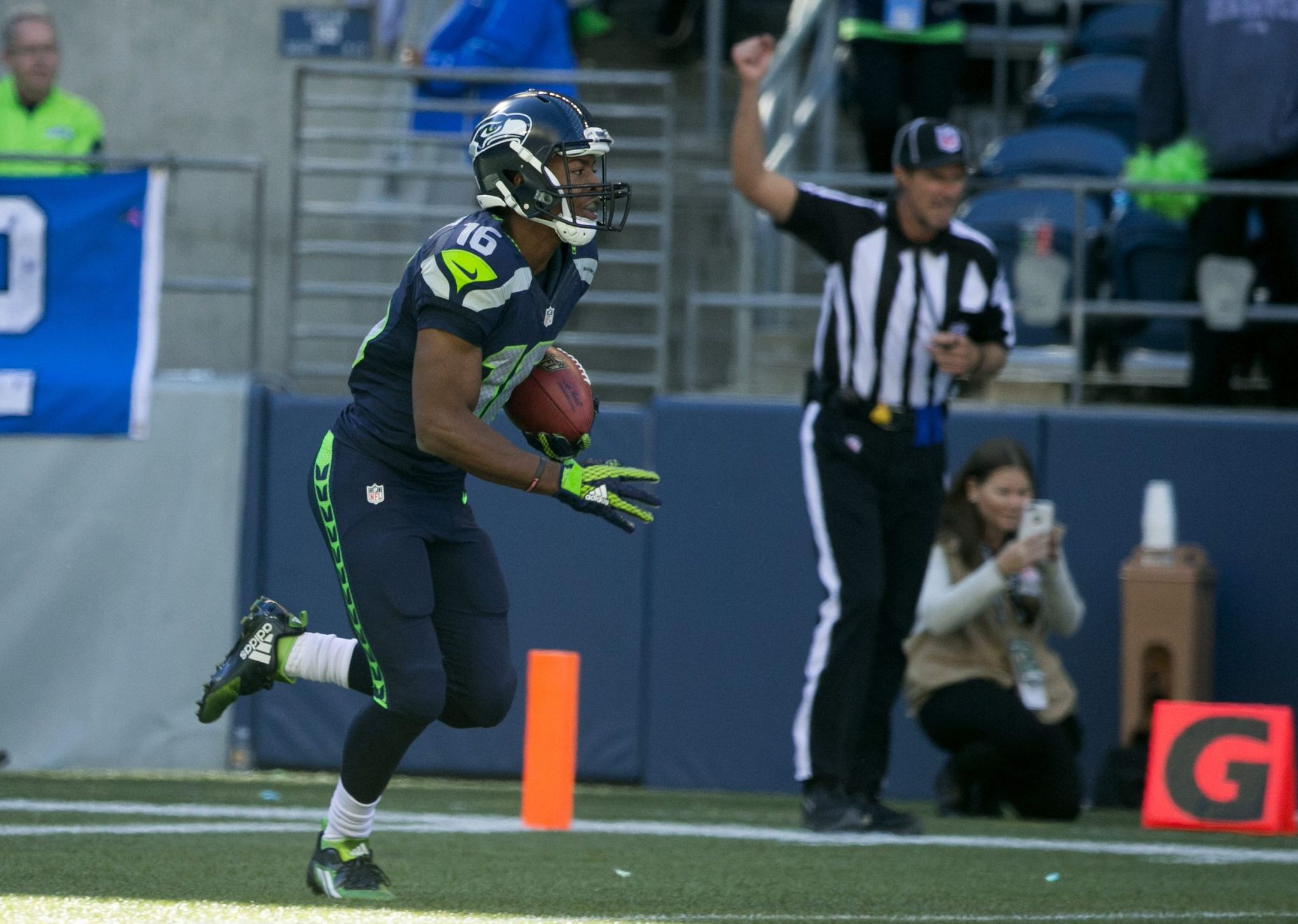 Leon Washington looking like a top kick returner for the Seattle Seahawks 