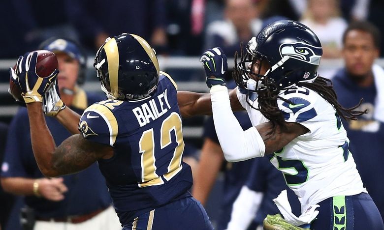 Steven Hauschka misses chip shot to win in OT (Video)