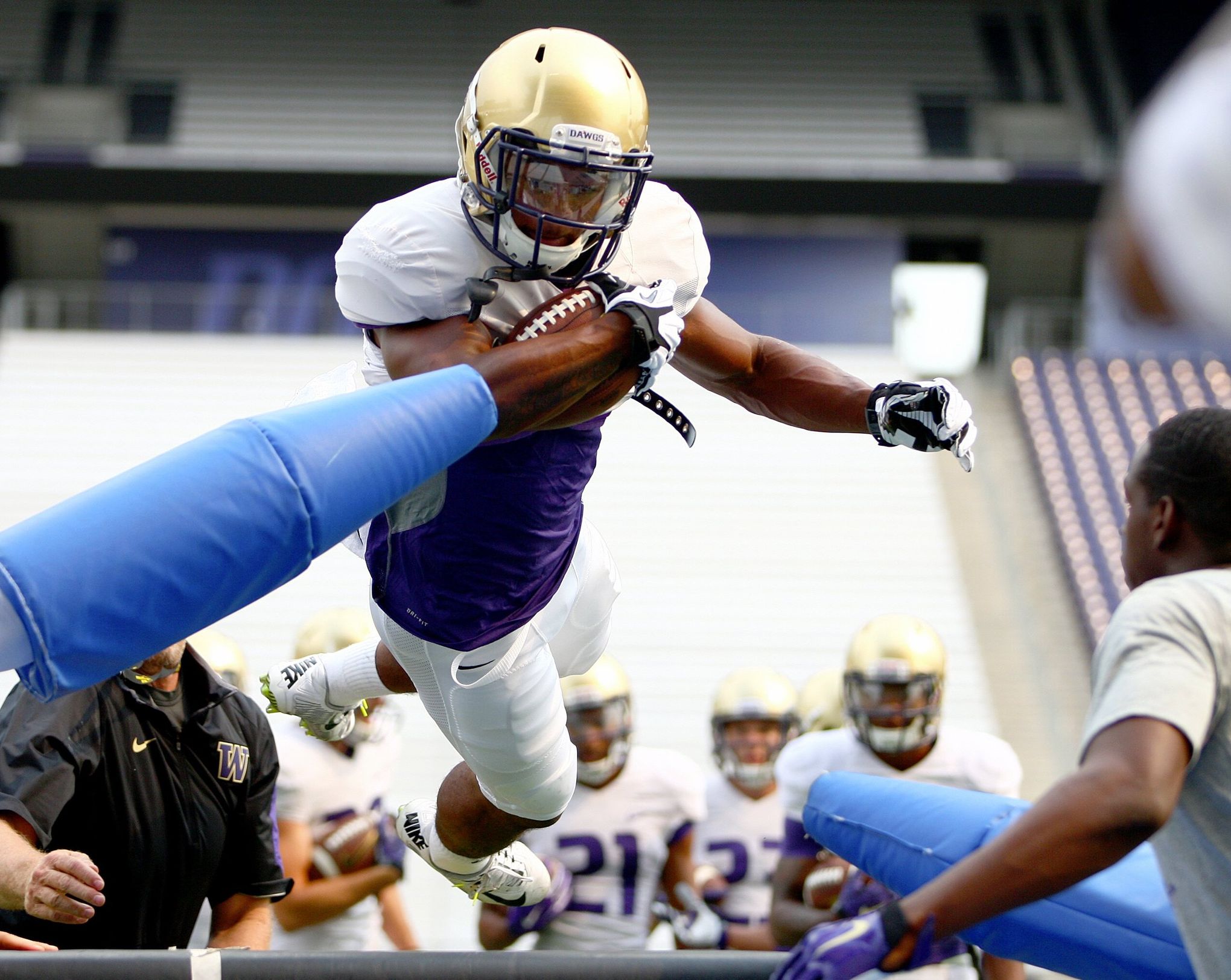 Huskies to wear purple uniforms, call for #PurpleOut at Husky Stadium on  Saturday night