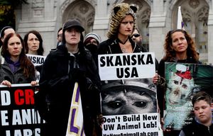 Protesters converge on UW, hoping to halt new animal lab | The Seattle ...