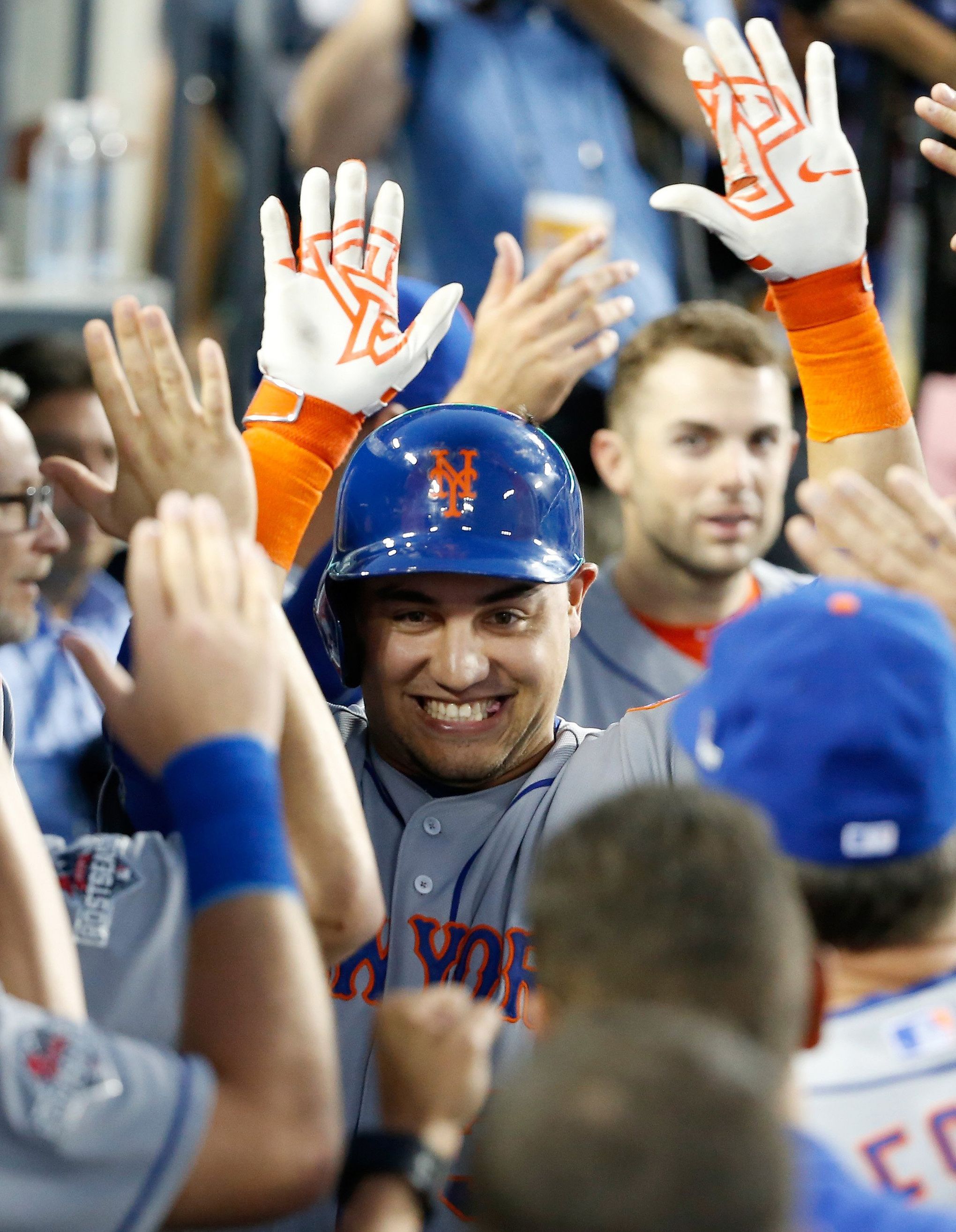 Redmond's Michael Conforto brings grassroots charm, and a powerful bat, to  Mets and World Series