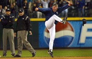 Who would you rather have: Lou Piniella or Joe Maddon? - The Athletic