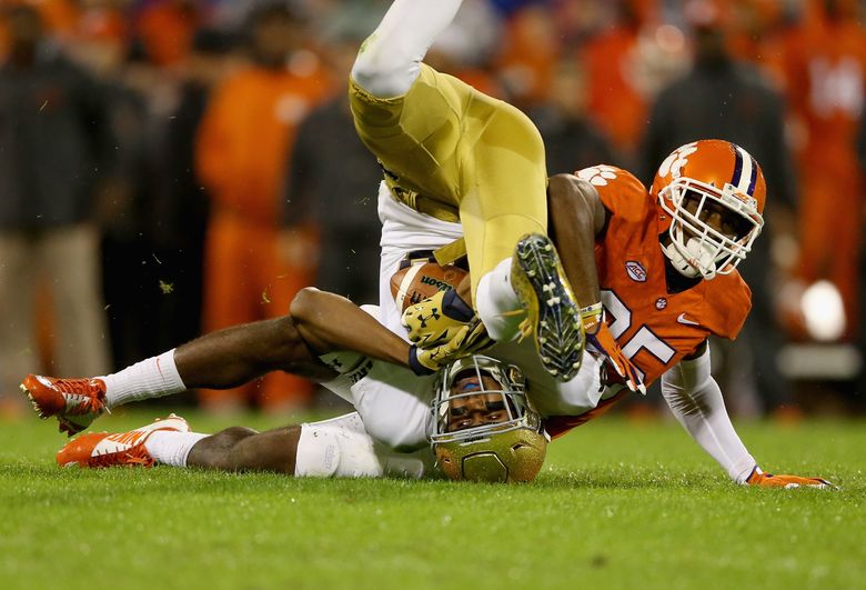 Clemson holds off late rally by Notre Dame, 24-22