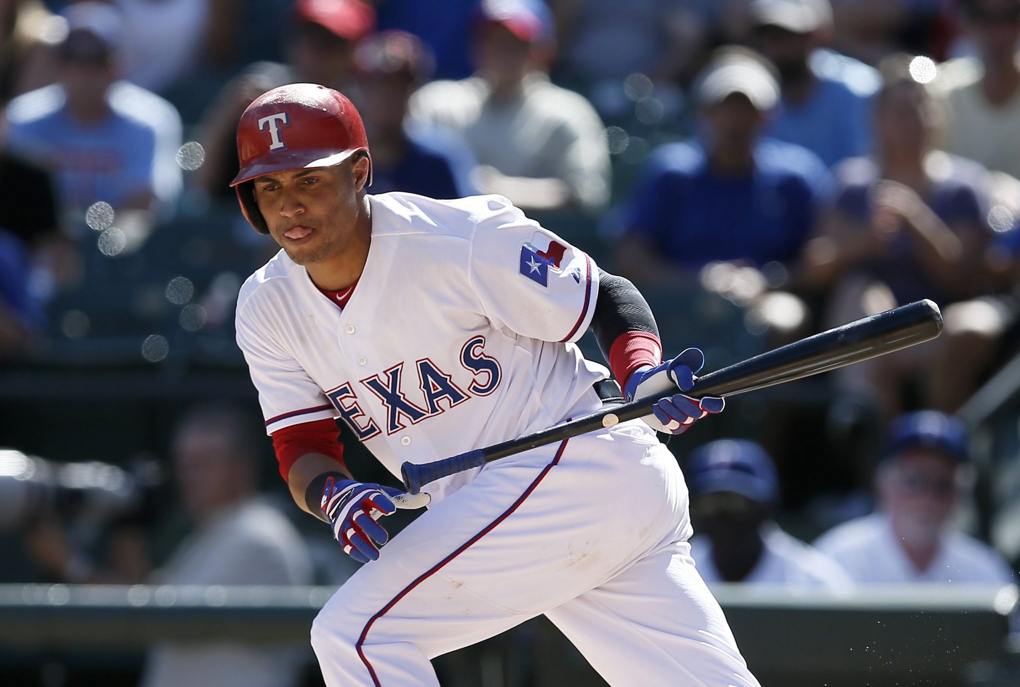 Seattle Mariners acquire outfielder Leonys Martin, reliever Anthony Bass in  a 5-player trade with Texas Rangers