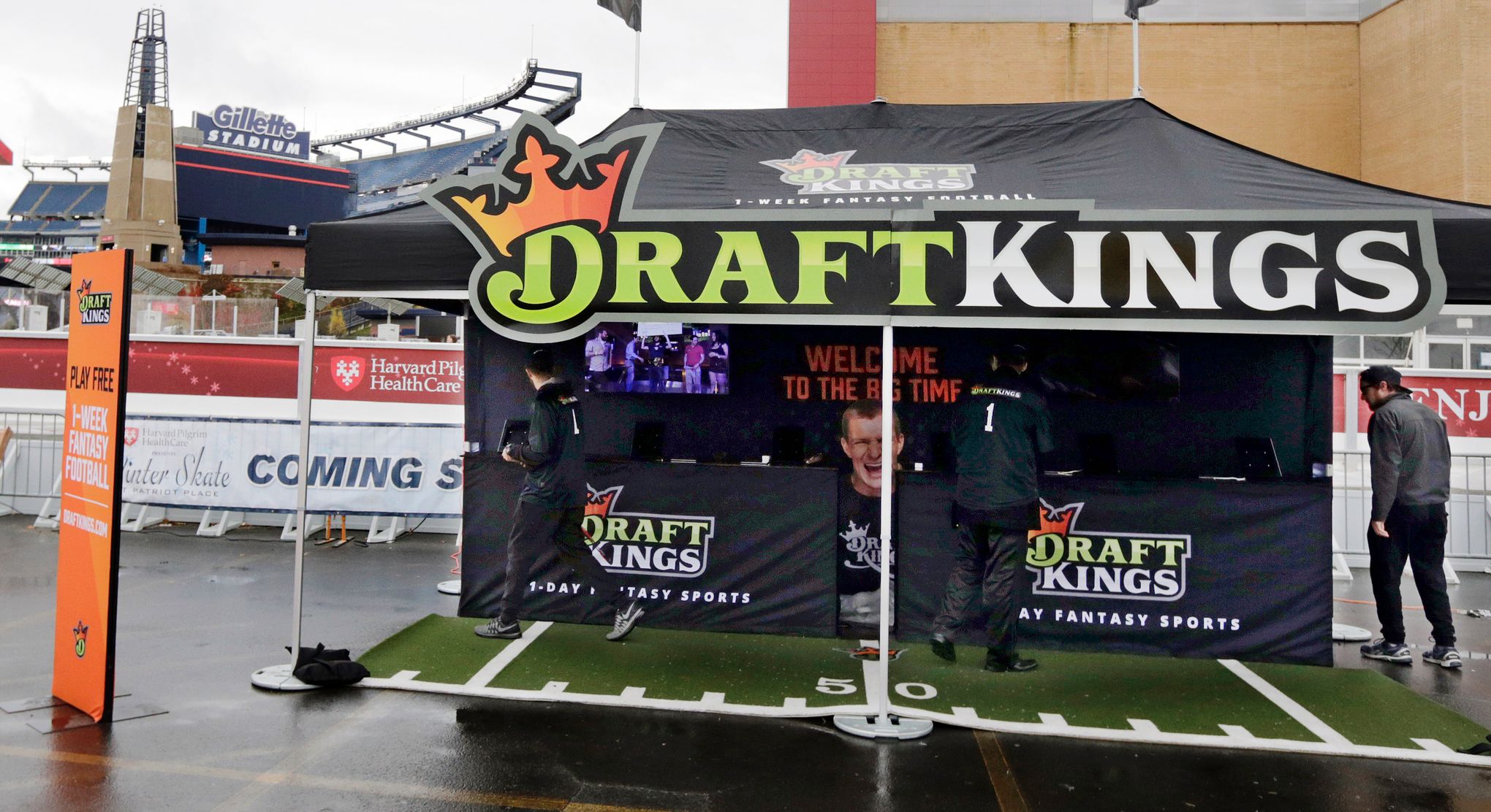 DraftKings or FanDuel? Comparison Of Fantasy Sports, Sports