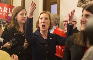 CONCORD, NH – NOVEMBER 05:  Republican Presidential candidate Carly Fiorina greets supporters after filing paperwork for the New Hampshire primary at the State House on November 5, 2015 in Concord, New Hampshire. Each candidate must file paperwork to be on the New Hampshire primary ballot, which will be held February 9, 2016.  (Photo by Scott Eisen/Getty Images)