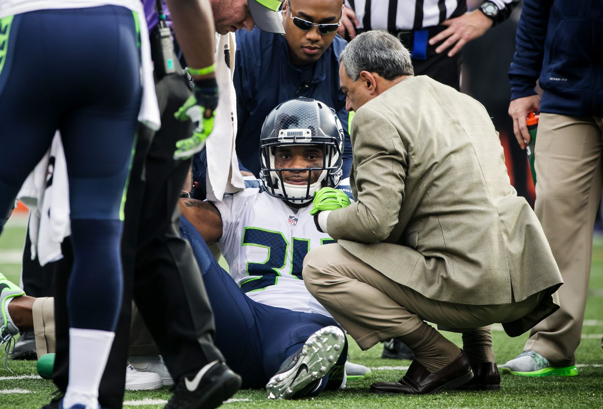 Update: Seahawks running back Thomas Rawls out for season with